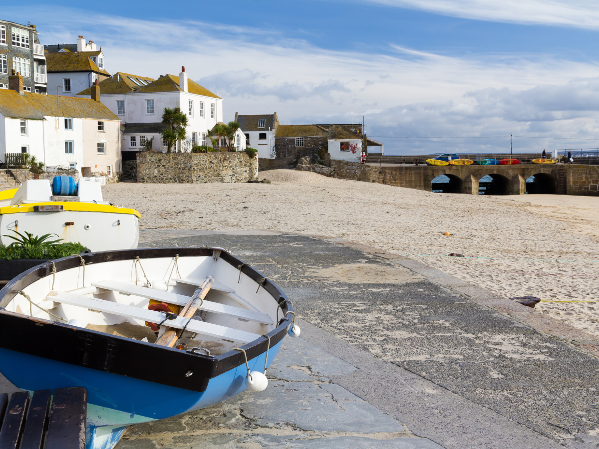 scattering ashes at st.ives harbour